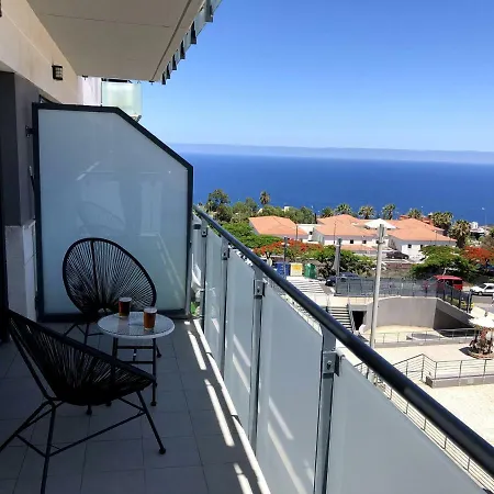 Couples In Rhino's Paradise Apartment