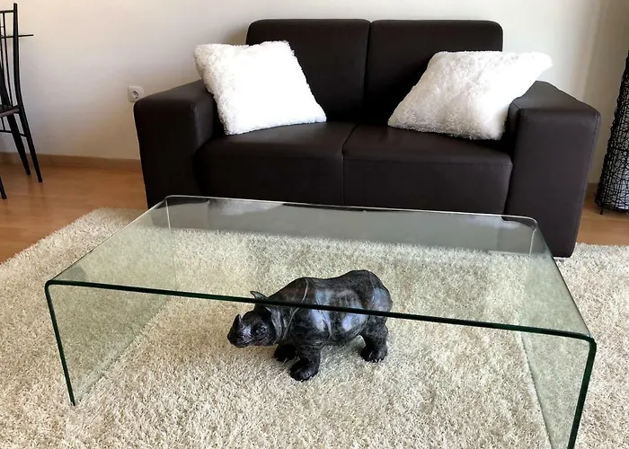 Couples In Rhino's Paradise Apartmán